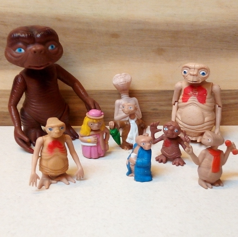 Vintage ET lot of 9 from 1982